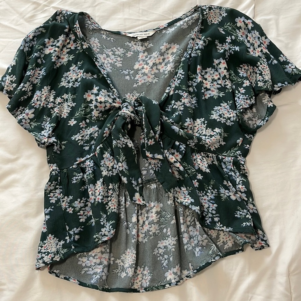 American Eagle tie front top